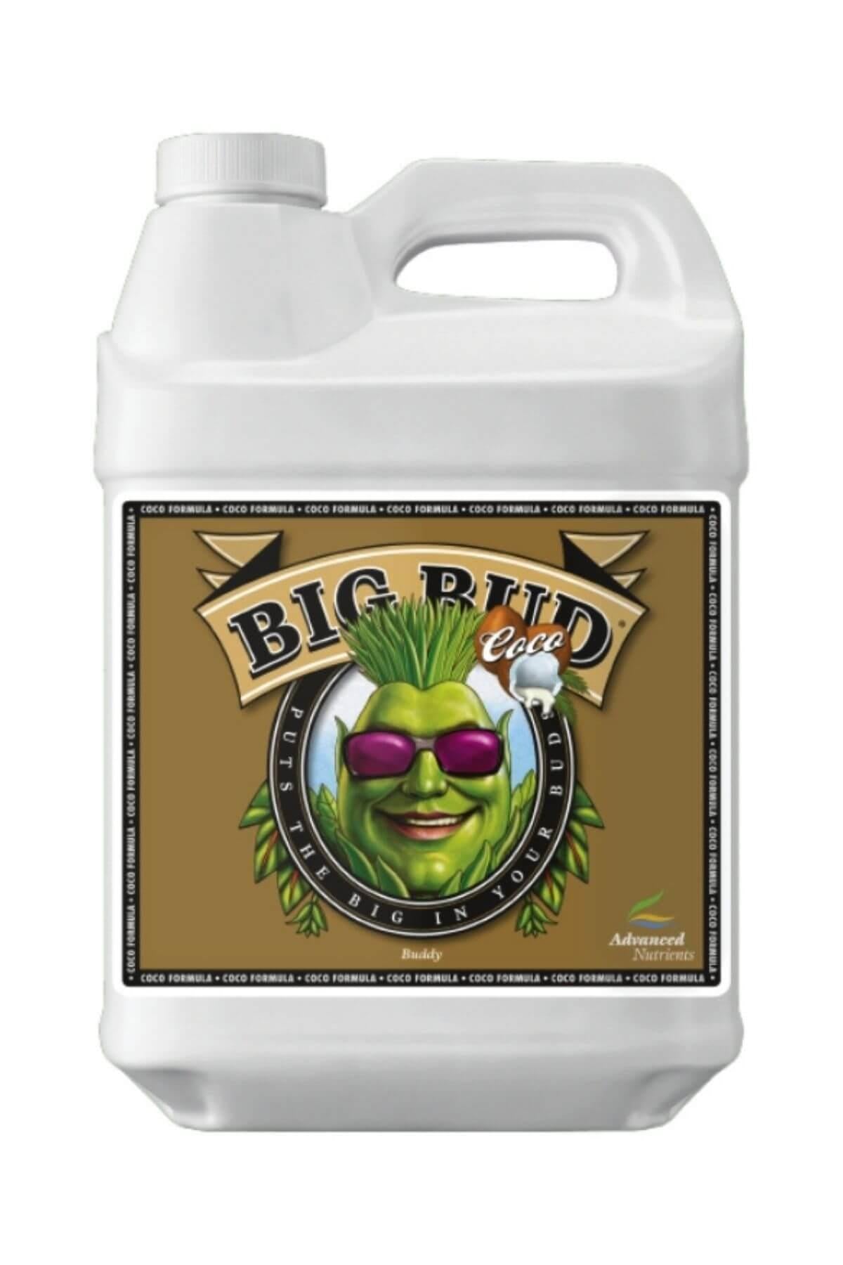 Big Bud Coco 500 ml beyaz şişe – kahverengi altın etiket, yeşil figür illüstrasyonu, kulplu gövde