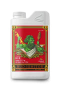 Bud Ignitor 1 litre beyaz plastik şişe – kırmızı turuncu etiket, yeşil figürlü tasarım, vidalı kapak