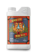 Sensi Cal Mag Xtra 1 litre beyaz şişe – kırmızı çerçeveli etiket, 4-0-0 yazılı, iki figürlü çizim