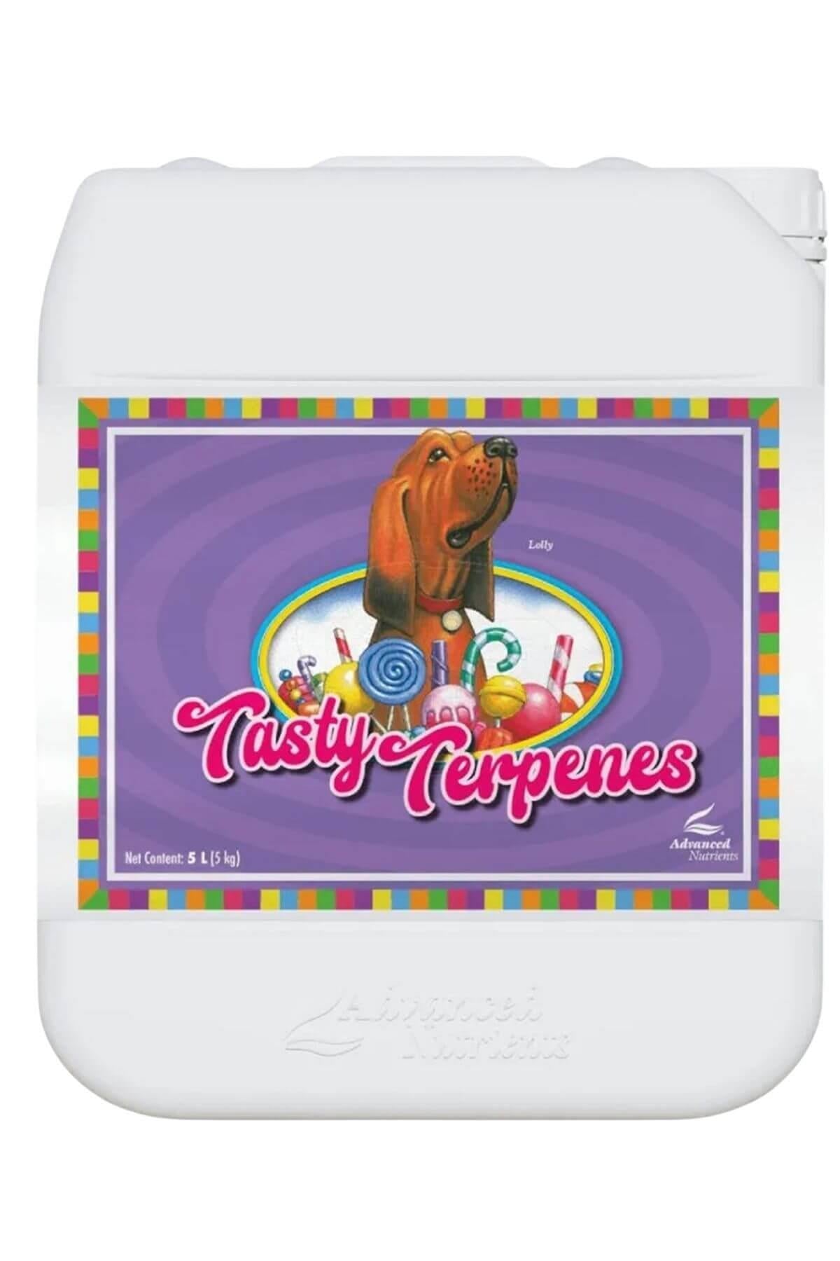 Tasty Terpenes 5 litre beyaz kulplu bidon – mor etiket, renkli çerçeve, köpek figürlü çizim, kapaklı