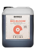 Bio Bloom 5 litre koyu renkli bidon – bej etiket, turuncu daire simgesi, beyaz geniş kapak, kulplu