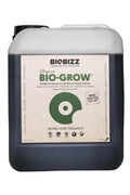 Bio Grow 5 litre koyu renkli bidon – bej etiket, yeşil daire simgesi, beyaz geniş kapak, kulplu gövde