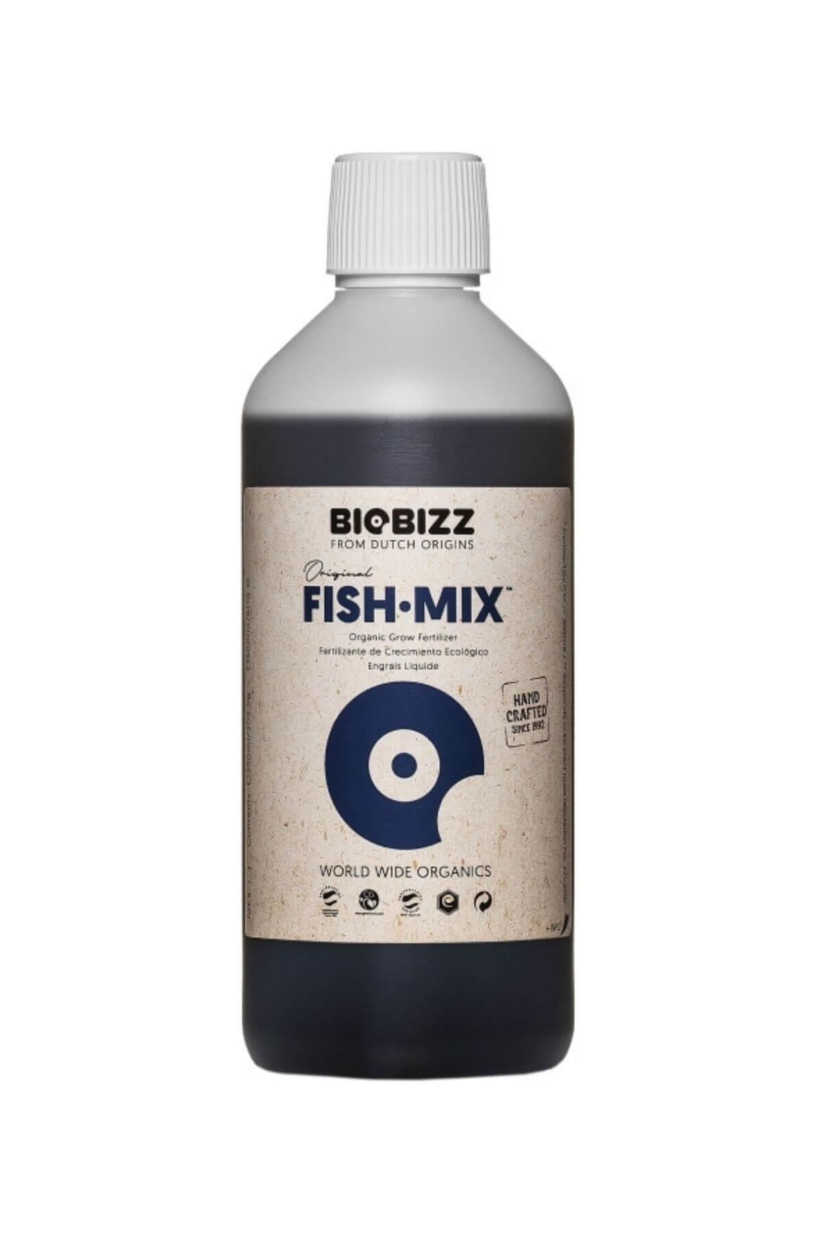 Fish Mix 500 ml koyu renkli şişe – bej etiket, lacivert daire simgesi, World Wide Organics alt bandı