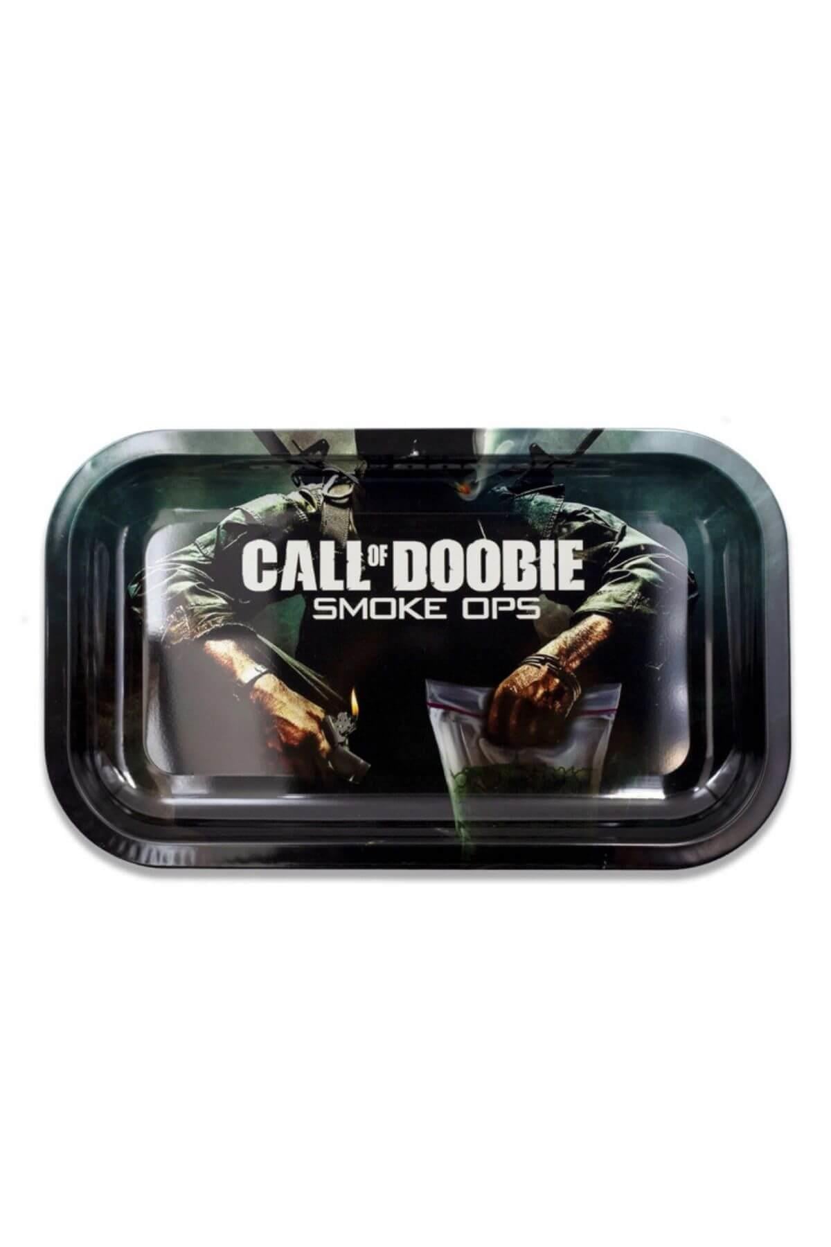 Büyük metal tepsi Call Of Doobie – 27x16 cm alüminyum tepsi, baskılı yüzeyi ve yüksek kenarları