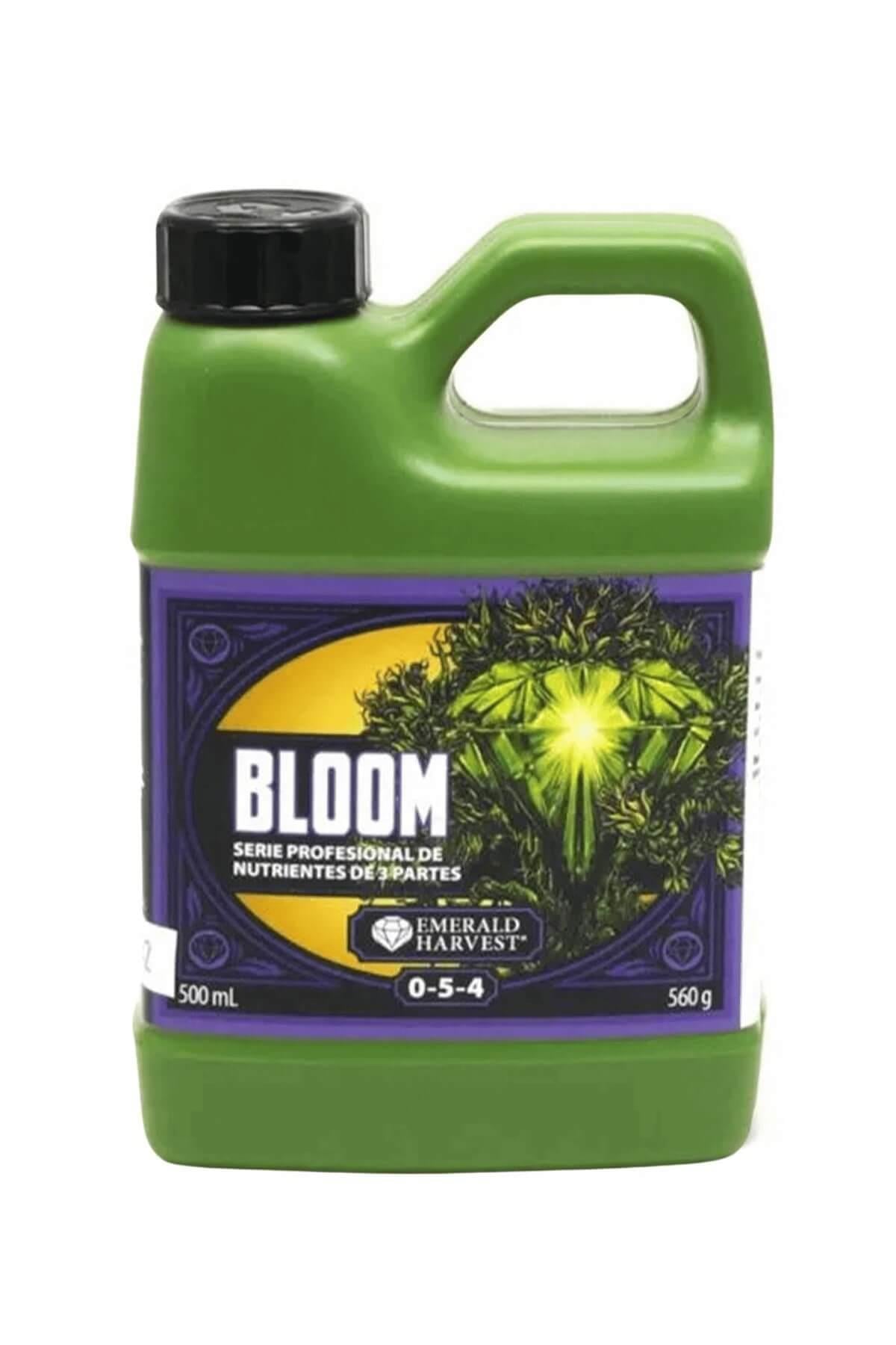 Emerald Harvest Bloom 500 ml – koyu yeşil kulplu şişe, mor çerçeveli etiket ve beyaz BLOOM yazısı