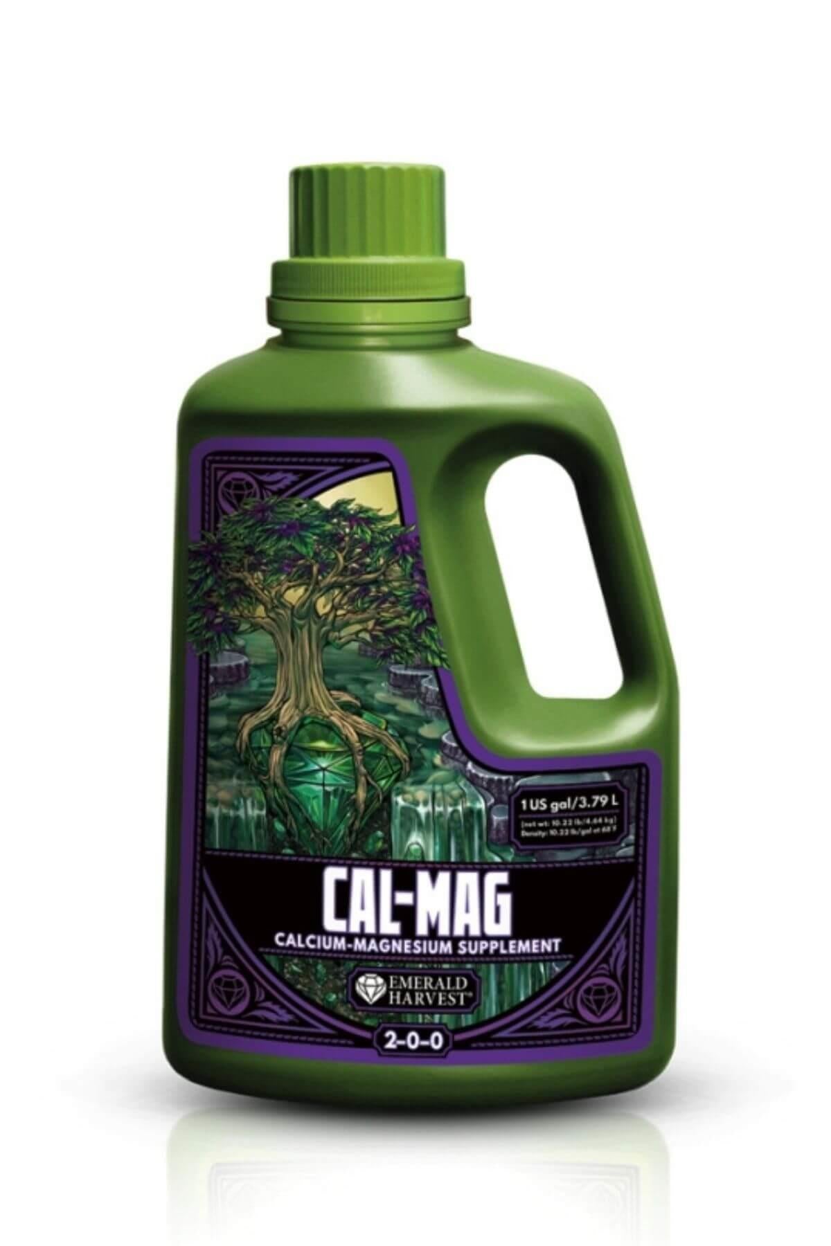 Emerald Harvest Cal-Mag 3,79 litre – koyu yeşil kulplu şişe, mor çerçeveli orman görselli etiket ve CAL-MAG yazısı