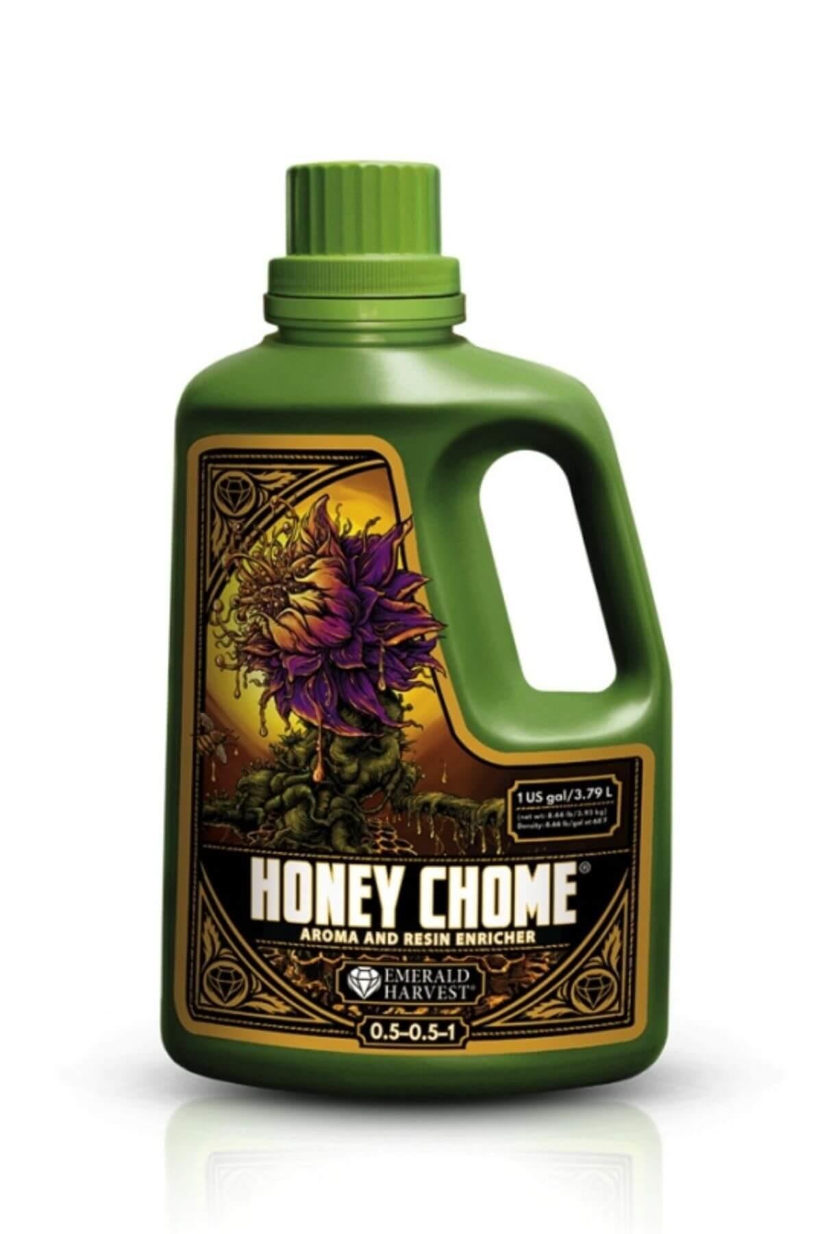 Emerald Harvest Honey Chome 3,79 litre – koyu yeşil kulplu şişe, altın sarısı çerçeveli etiket ve HONEY CHOME yazısı