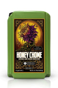 Emerald Harvest Honey Chome 3,79 litre – koyu yeşil kulplu şişe, altın sarısı çerçeveli etiket ve HONEY CHOME yazısı