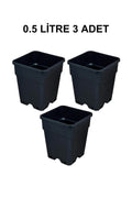 Grow Wizard 0,5 litre plastik kare saksı 3 adet – üç adet küçük siyah kare saksı yan yana dizili