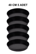 Grow Wizard 40 cm yuvarlak saksı altlığı 5 adet – beş adet geniş siyah yuvarlak altlığın görünümü