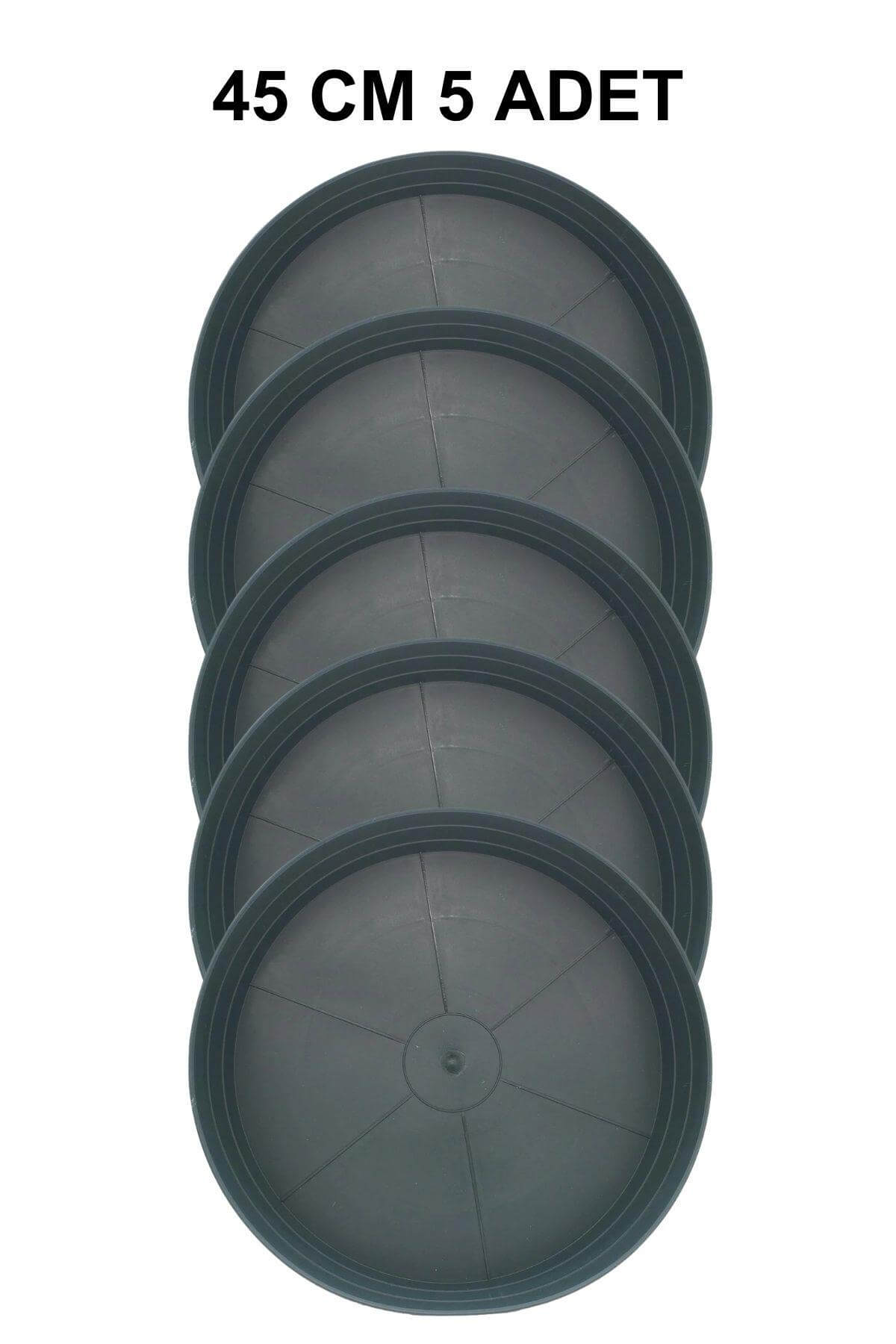 Grow Wizard 45 cm yuvarlak yeşil saksı altlığı 5 adet – beş adet yeşil plastik altlığın toplu görünümü