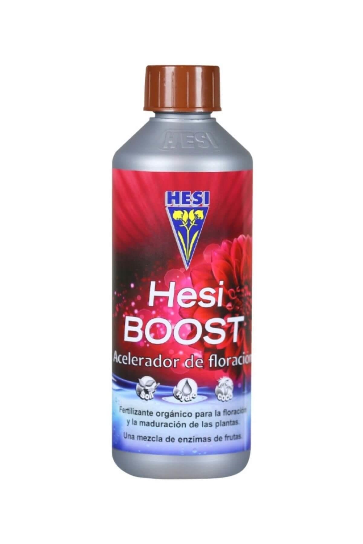 Hesi Boost 500 ml gümüş şişe – koyu kırmızı etiket, kırmızı çiçek fotoğrafı ve kahverengi vidalı kapak