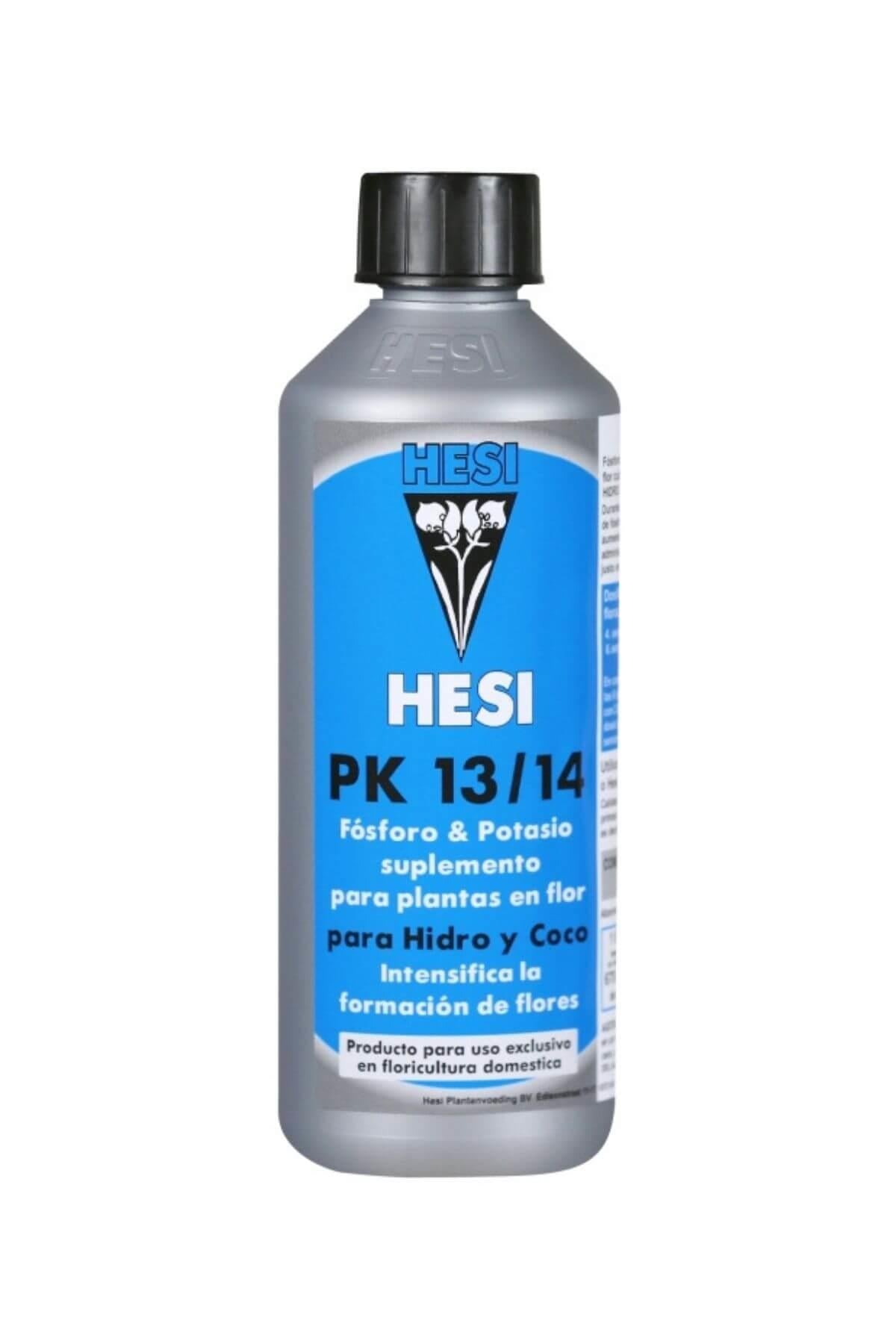 Hesi PK 13/14 500 ml gümüş şişe – açık mavi etiket, Hesi amblemi ve siyah vidalı kapak, ölçekli gövde