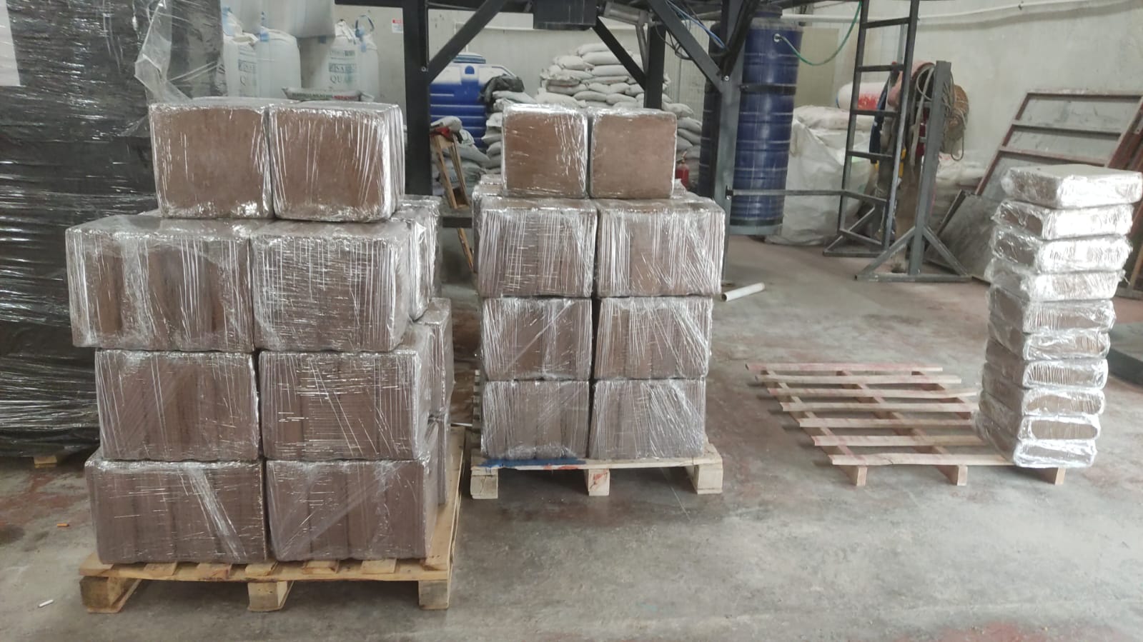 Sıkıştırılmış Cocopeat (Kokopit) Hindistan Cevizi Torfu Blok 4-5Kg (65 Litre)