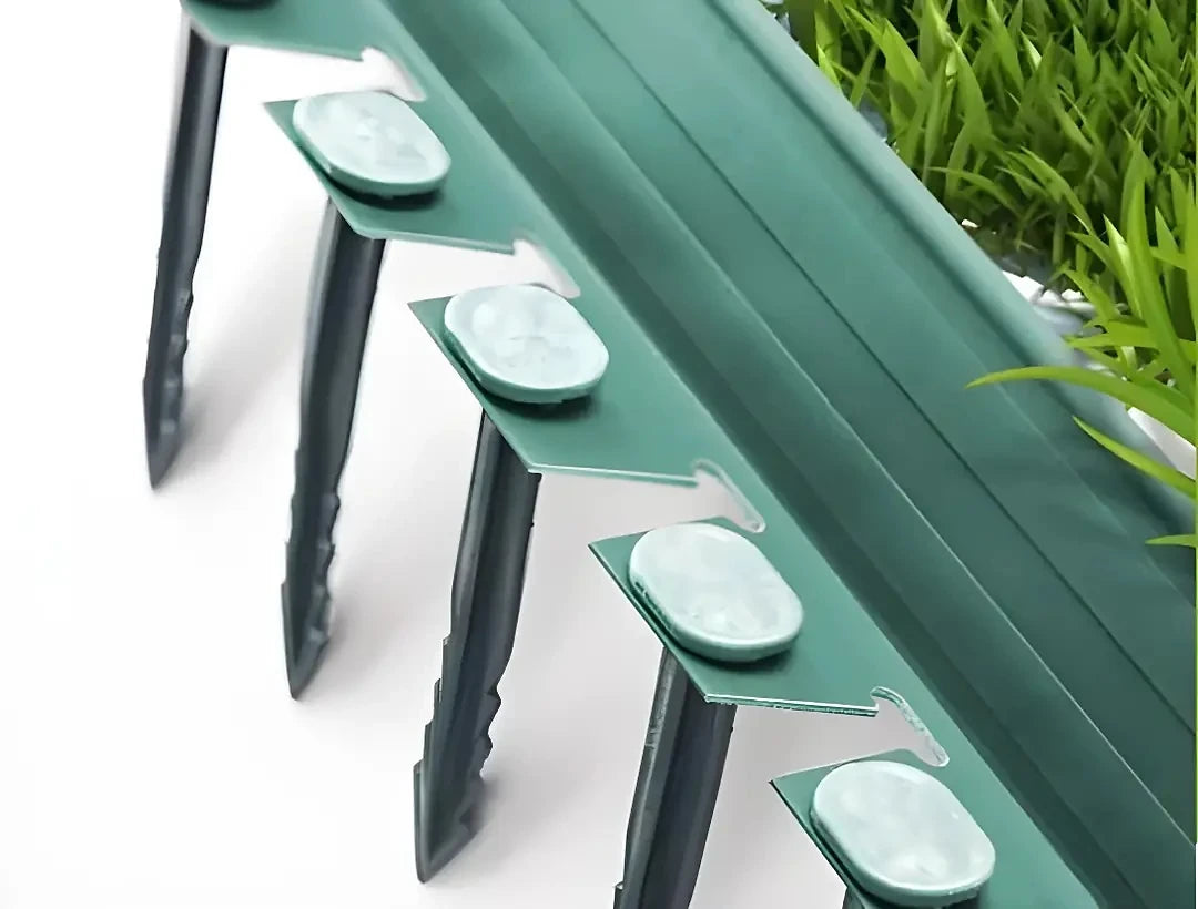 Envaplas Esnek Yeşil Çim Ayırıcı ve Sınırlayıcı – 25 Metre (Yaklaşık 50 Sabitleme Aparatı)