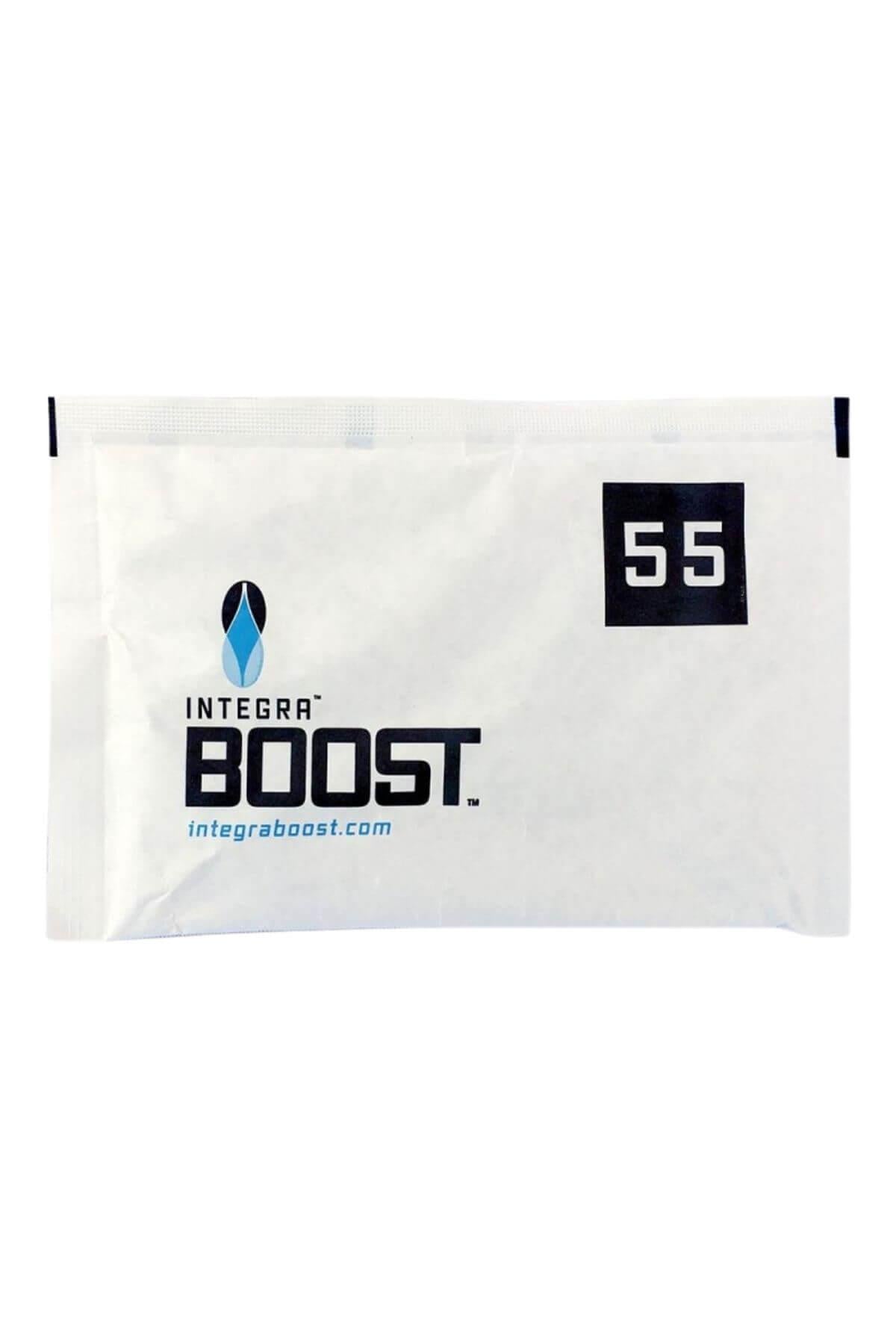 Integra Boost %55 nem regülatörü 67 gr – beyaz paket üzerinde Integra Boost yazısı ve nem oranı etiketi