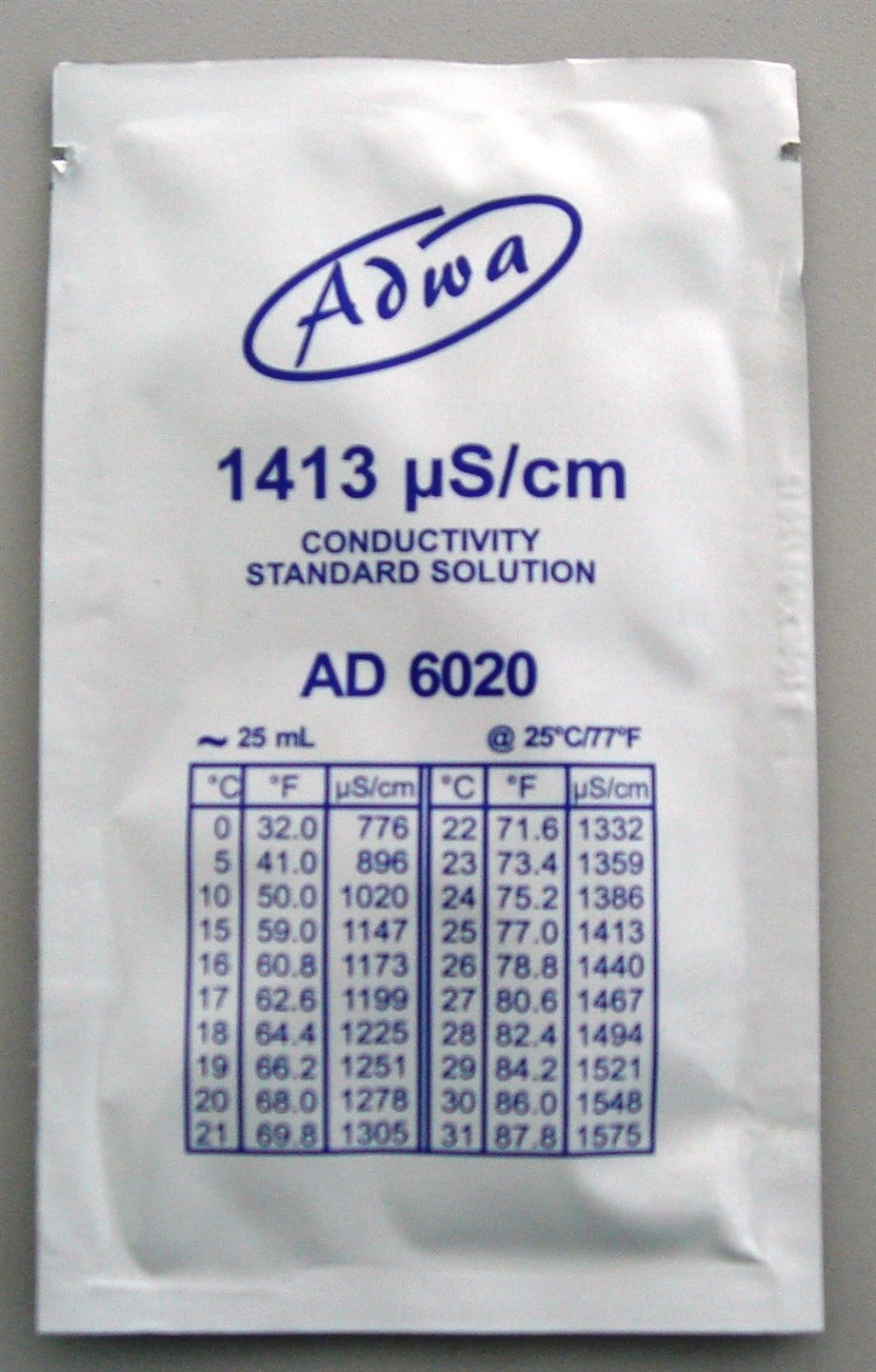 Adwa 1413 µS/cm iletkenlik kalibrasyon poşeti – gümüş folyo poşet, mavi baskılı etiket