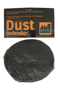 Pure Factory Dust Defender 315 mm filtre – siyah ambalajın yanında duran büyük çaplı yuvarlak siyah ağ filtre