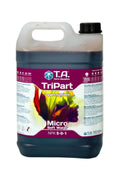 Terra Aquatica TriPart Micro Soft Water 5 litre – koyu bordo sıvı dolu şişe, bordo etiket ve Micro Soft Water yazısı